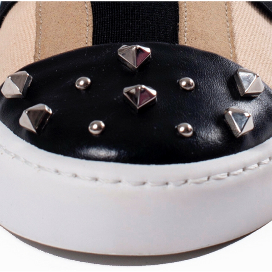 Billie - The Grinning Goat