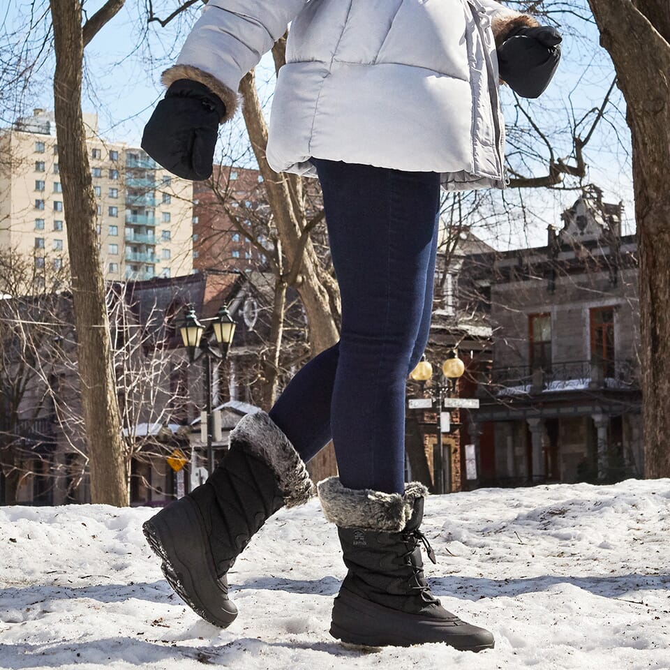 Women's Momentum Black |Kamik Winter Boots at The Grinning